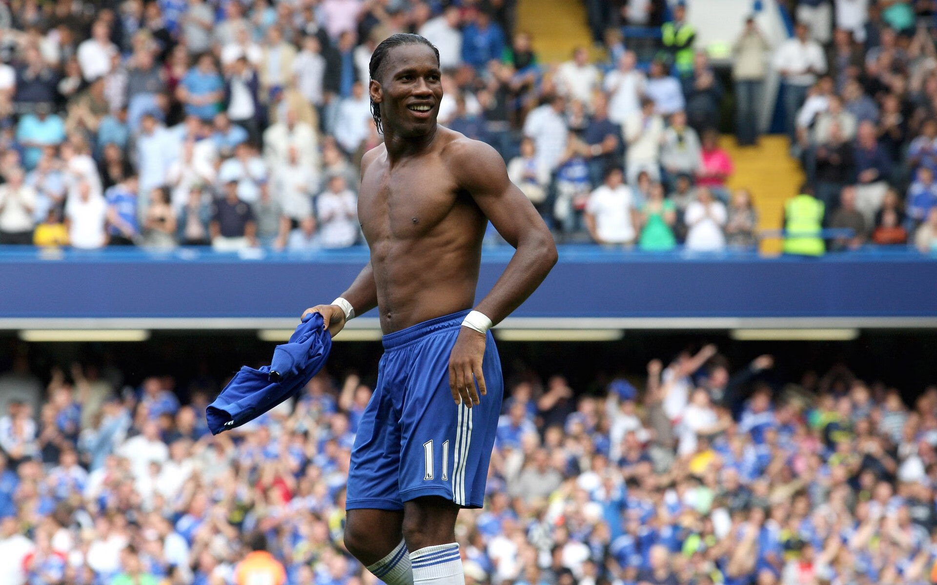 开云体育app-皇马防线崩盘夜！威尔士屠刀卢卡库上演一人灭一门神迹