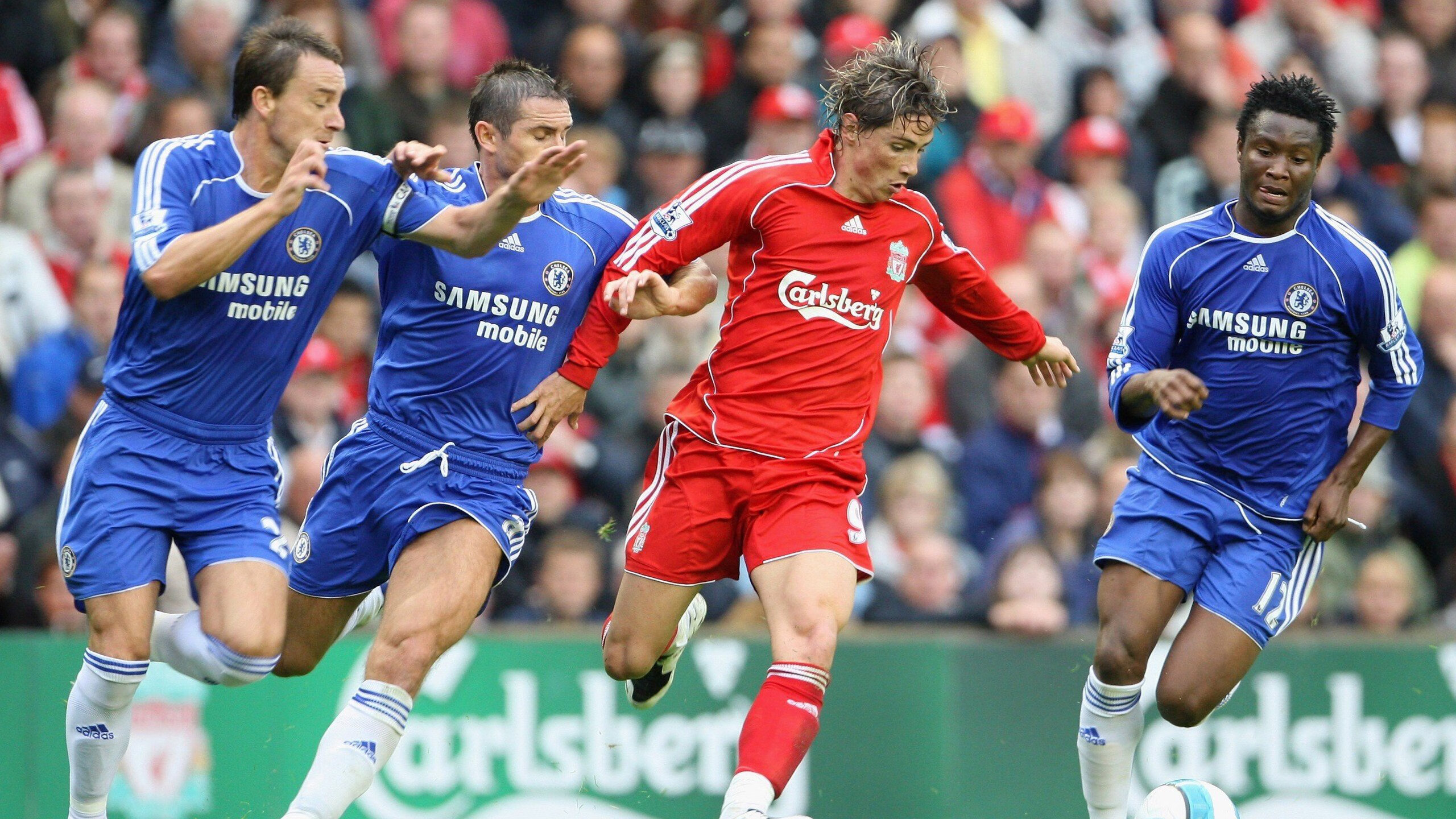 开云官方平台-废墟与轰鸣，当土耳其用足球治愈震痕，C罗在F1引擎中跨界接管